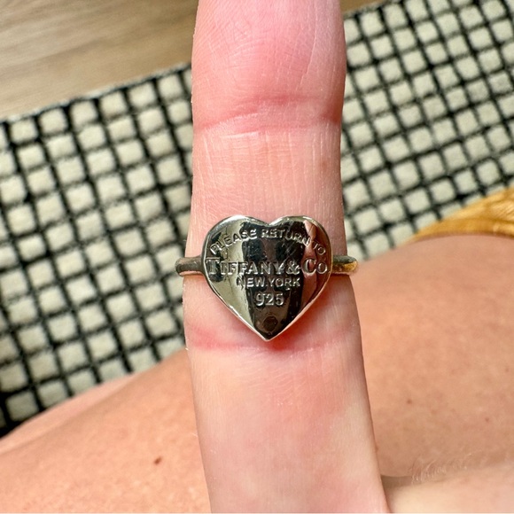 Classic Sterling silver Tiffany Heart Ring - Picture 5 of 5